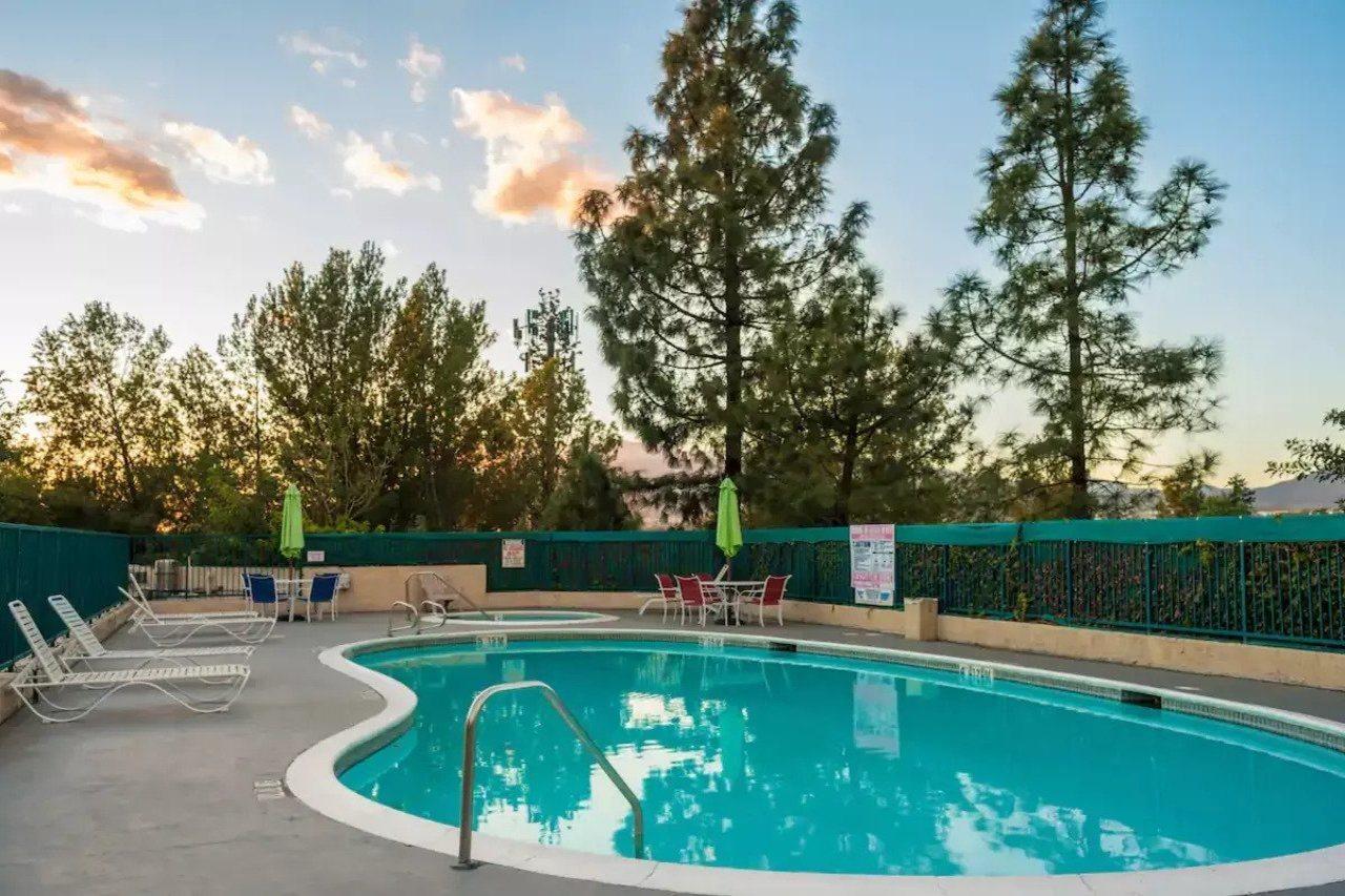 San Bernandino Inn & Suites 圣贝纳迪诺 外观 照片