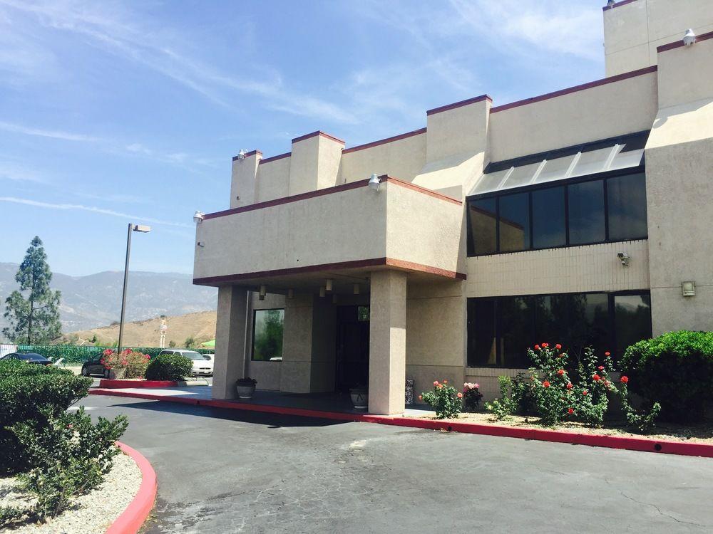 San Bernandino Inn & Suites 圣贝纳迪诺 外观 照片