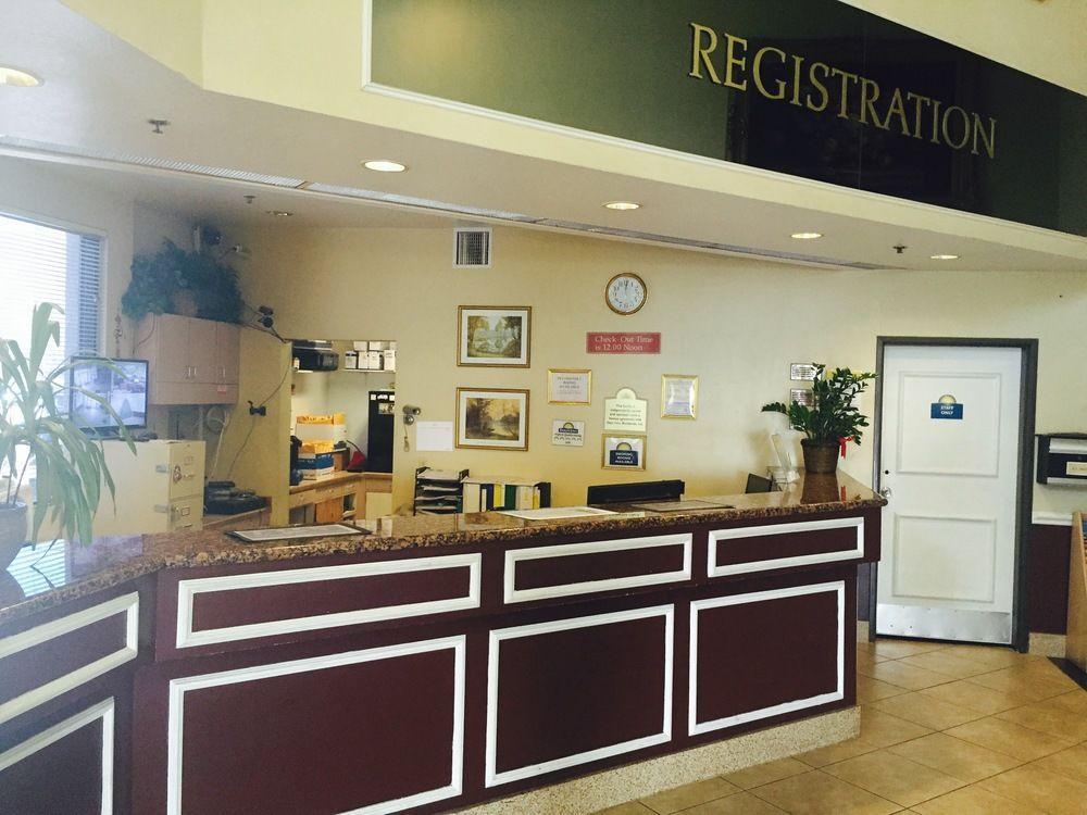 San Bernandino Inn & Suites 圣贝纳迪诺 外观 照片
