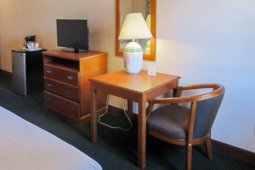 San Bernandino Inn & Suites 圣贝纳迪诺 外观 照片