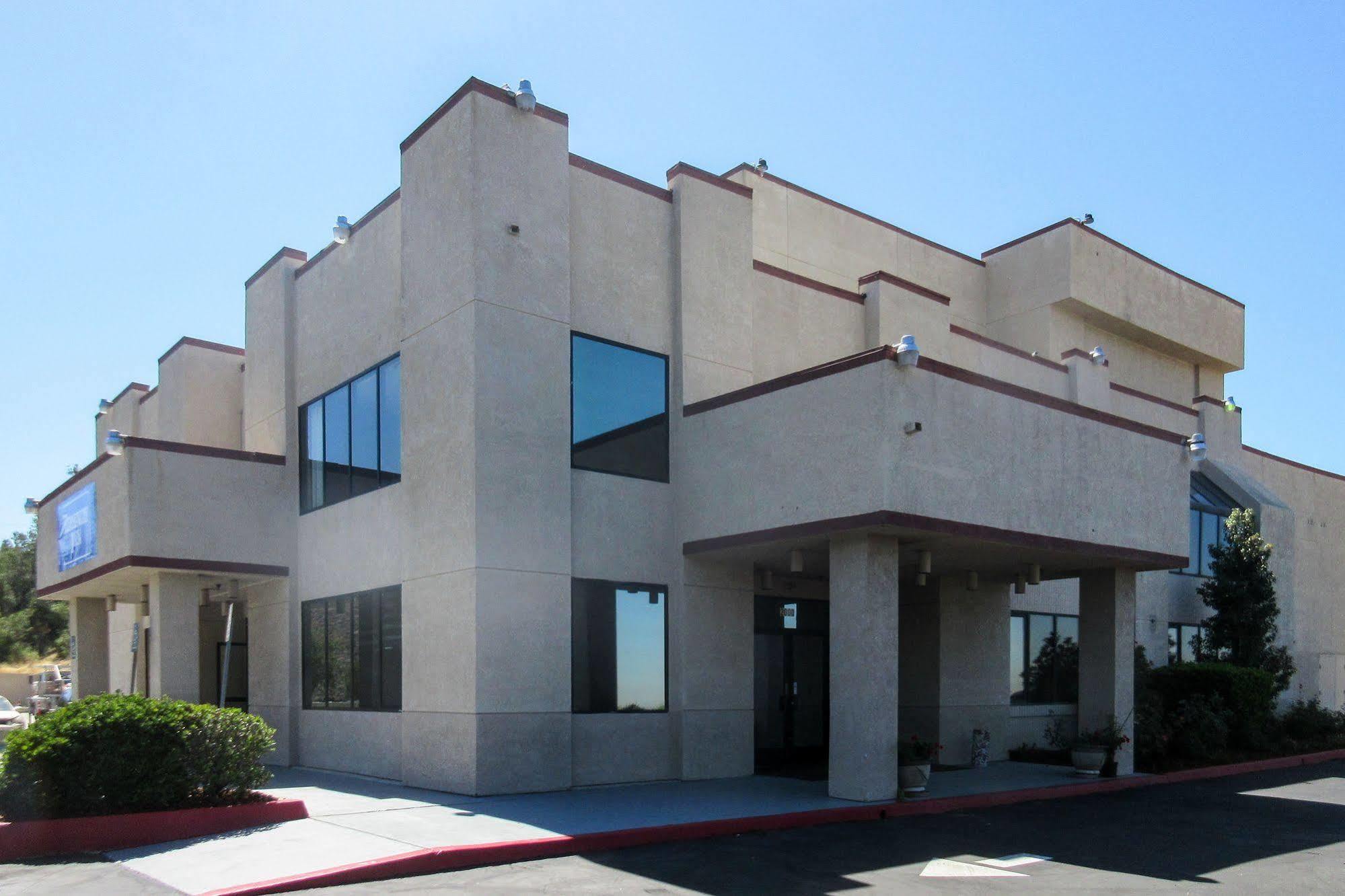 San Bernandino Inn & Suites 圣贝纳迪诺 外观 照片