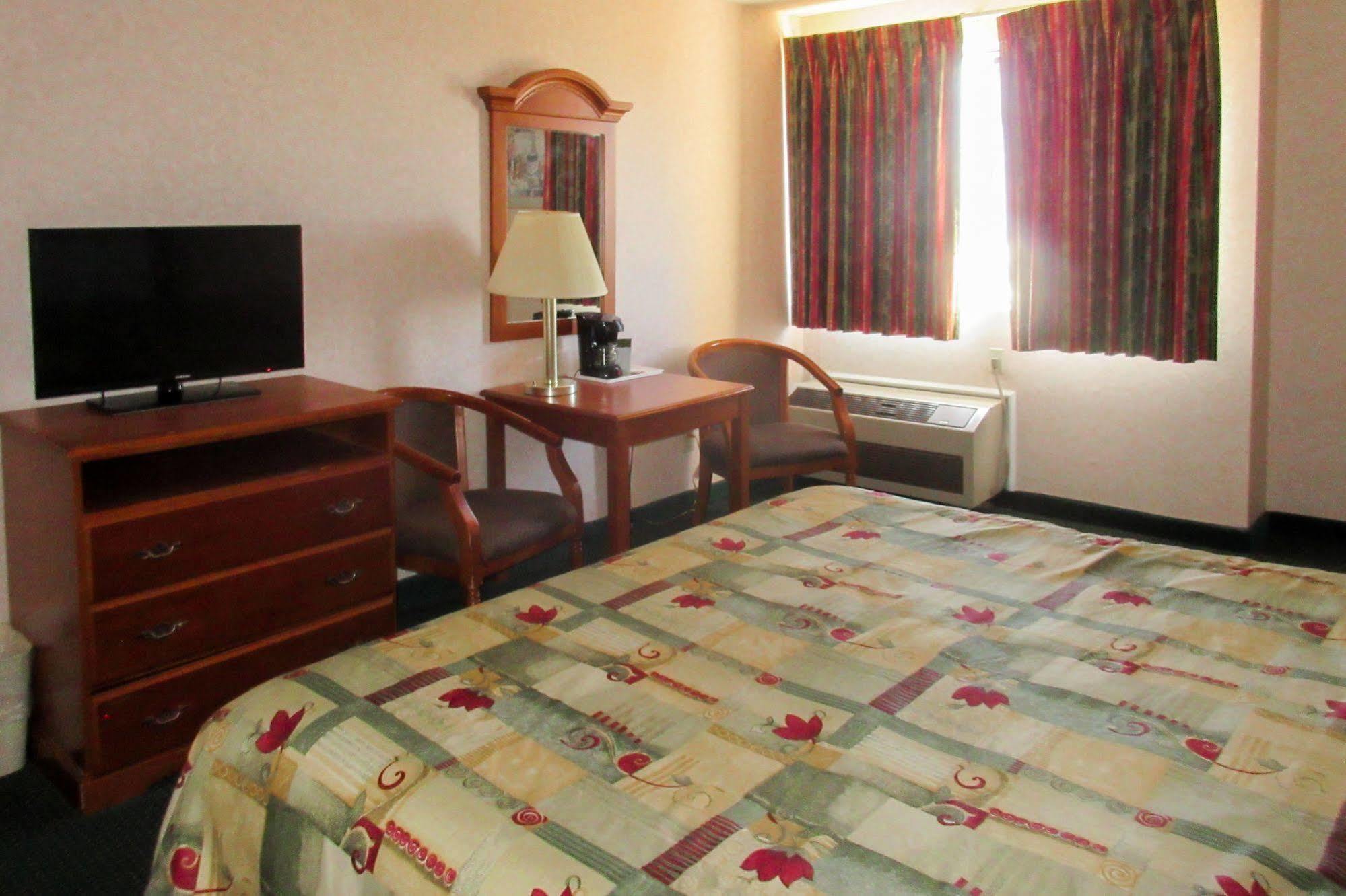 San Bernandino Inn & Suites 圣贝纳迪诺 外观 照片