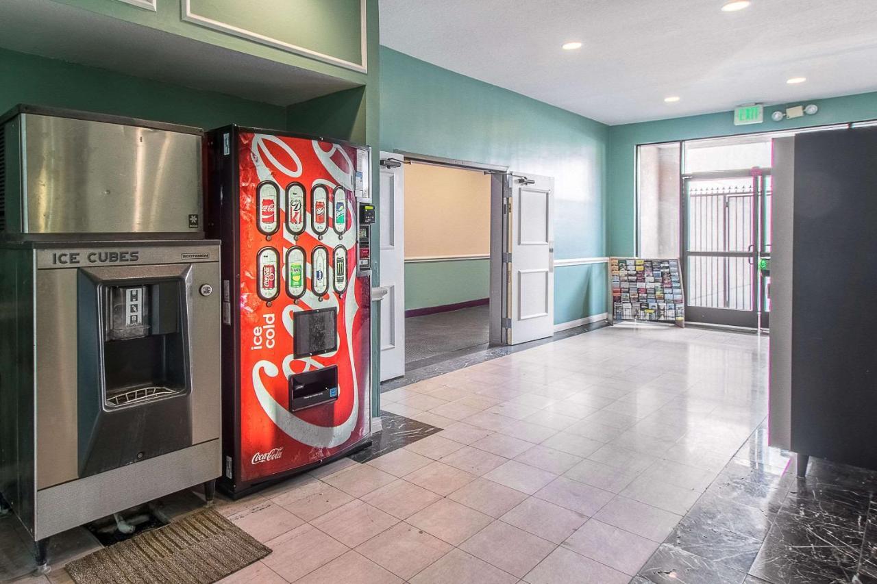 San Bernandino Inn & Suites 圣贝纳迪诺 外观 照片