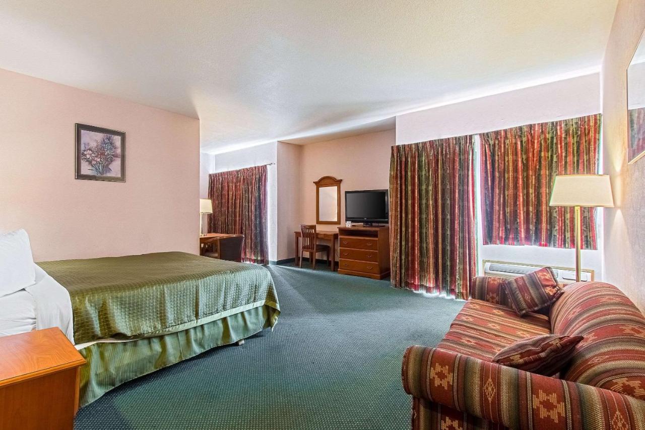 San Bernandino Inn & Suites 圣贝纳迪诺 外观 照片