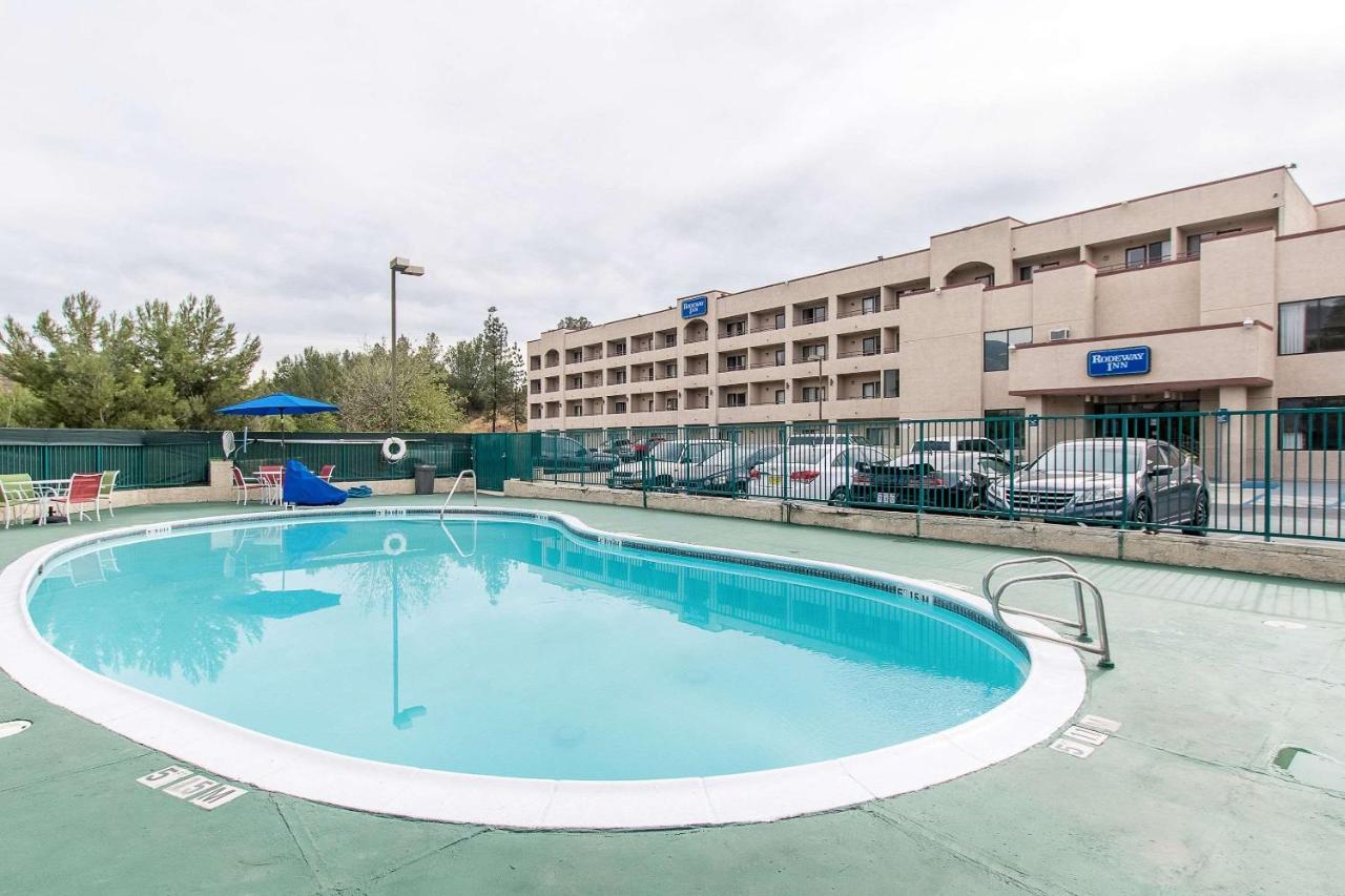 San Bernandino Inn & Suites 圣贝纳迪诺 外观 照片