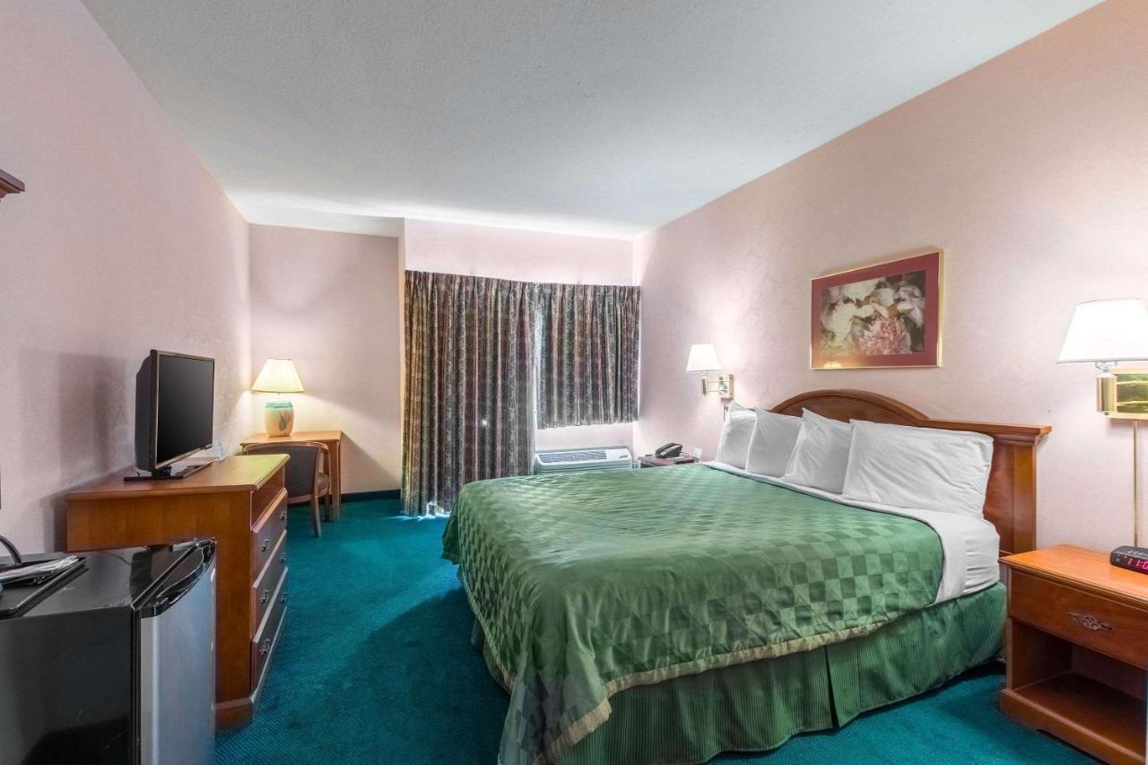 San Bernandino Inn & Suites 圣贝纳迪诺 外观 照片